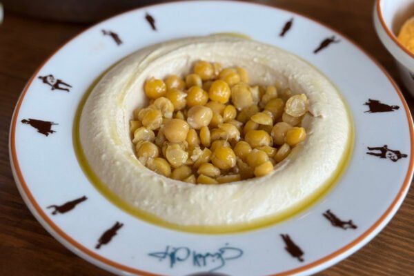 Msabaha: The Warm, Chunky Dish Often Mistaken for Unfinished Hummus